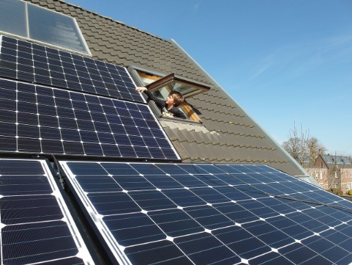 Tout ce que vous devez savoir sur l'onduleur Solaire dans une installation  photovoltaïque - Installation de panneaux photovoltaïques Fribourg